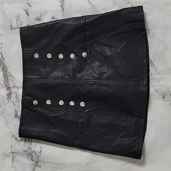 3/$20 Black Faux Leather Skort NWOT ZB - Picture 1 of 5